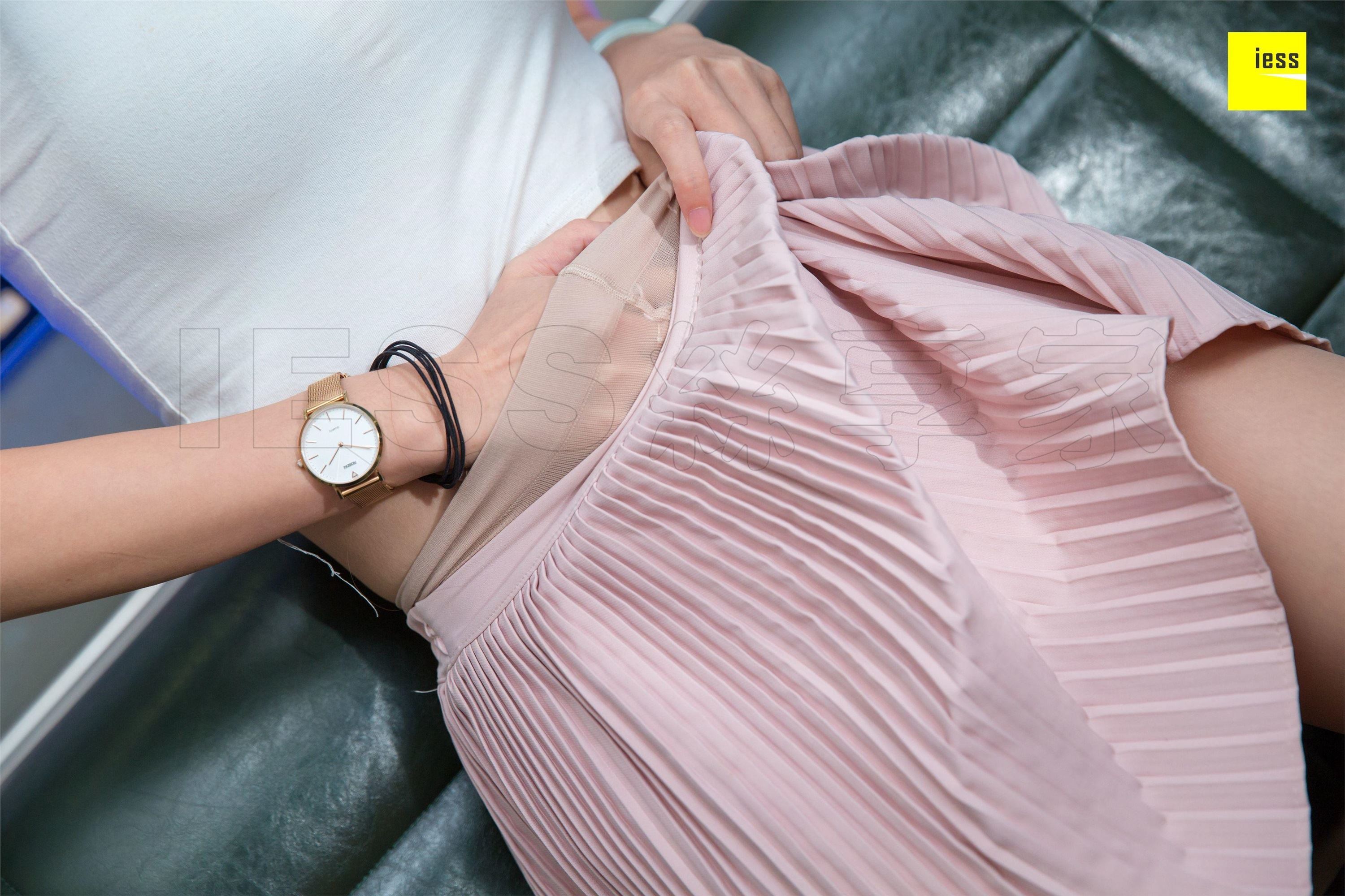 IESS异思趣向  2018.08.22《魔鬼周三》特刊32期：秋秋 摄影师约我去KTV